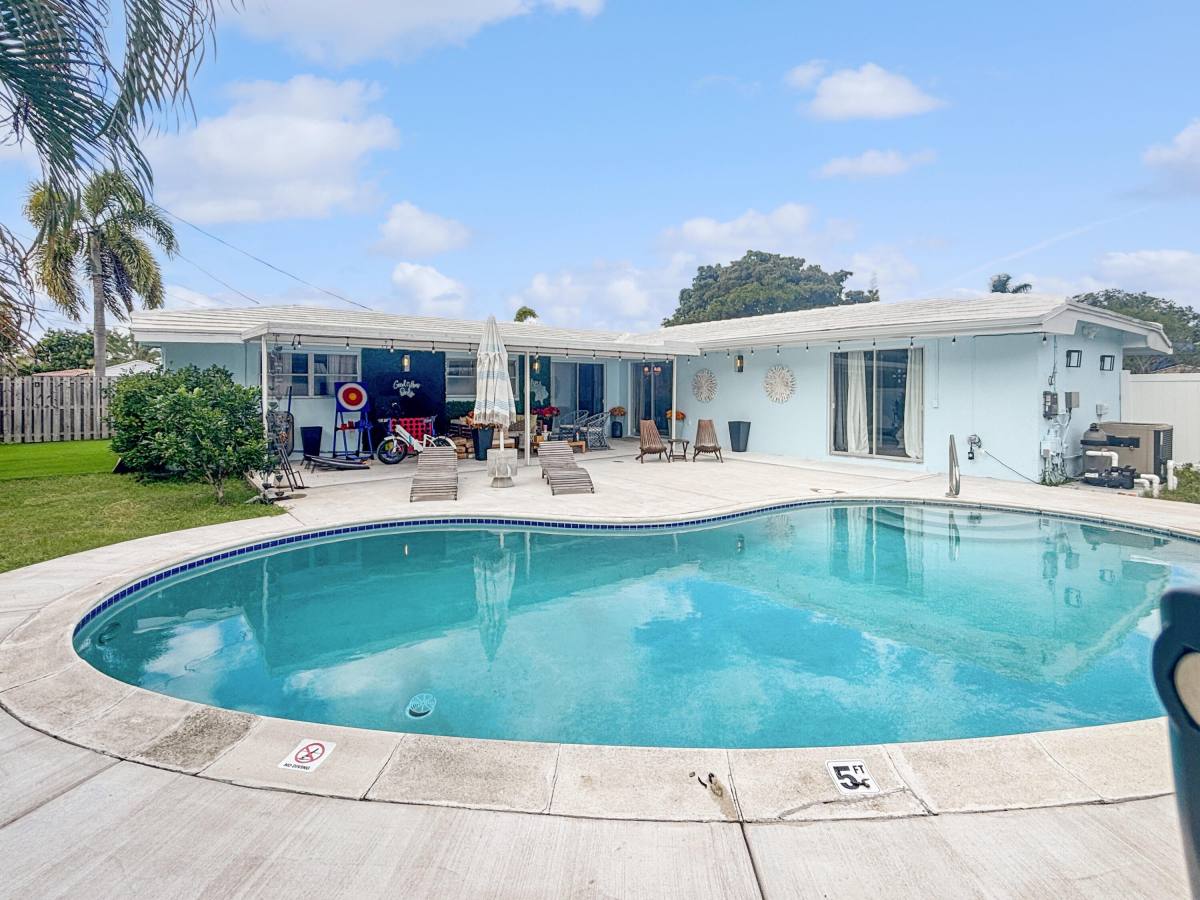 Apartment for rent at 100 SW 17th St #100, Pompano Beach, FL 33060