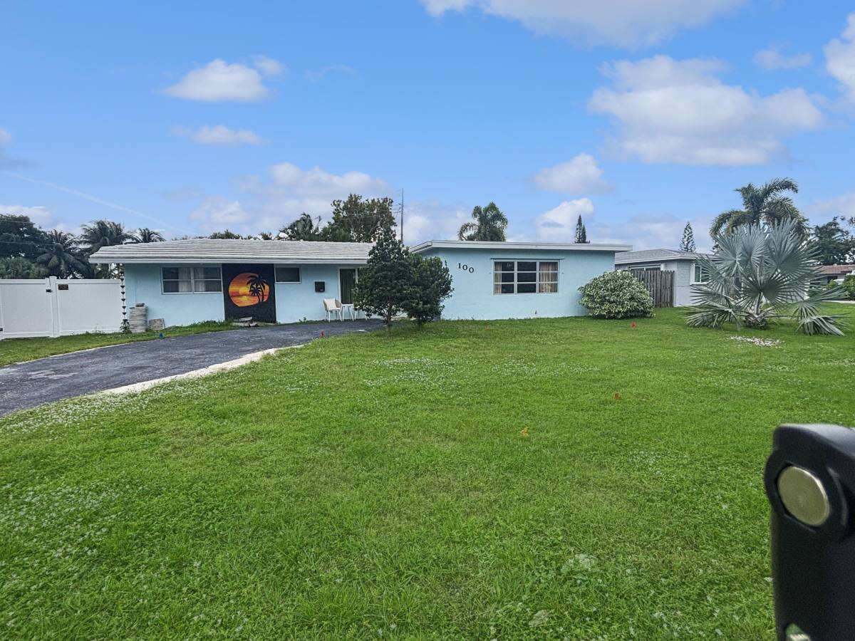 Apartment for rent at 100 SW 17th St #100, Pompano Beach, FL 33060