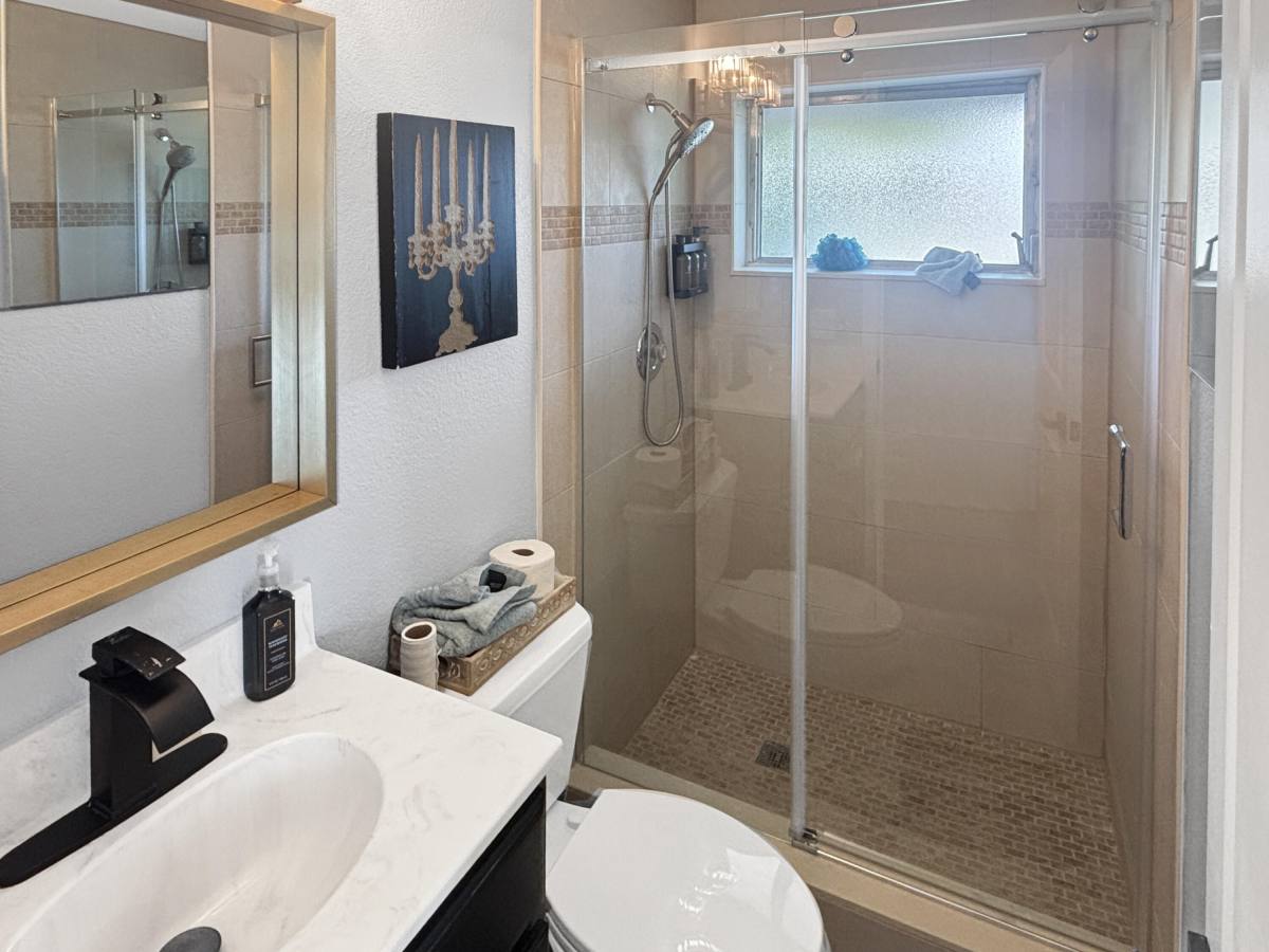 Apartment for rent at 100 SW 17th St #100, Pompano Beach, FL 33060