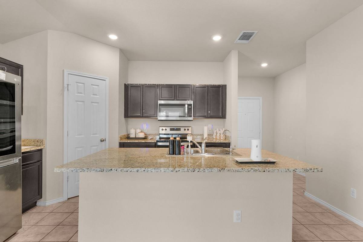 House for rent at 6008 Amelia Earhart Blvd, Killeen, TX 76543