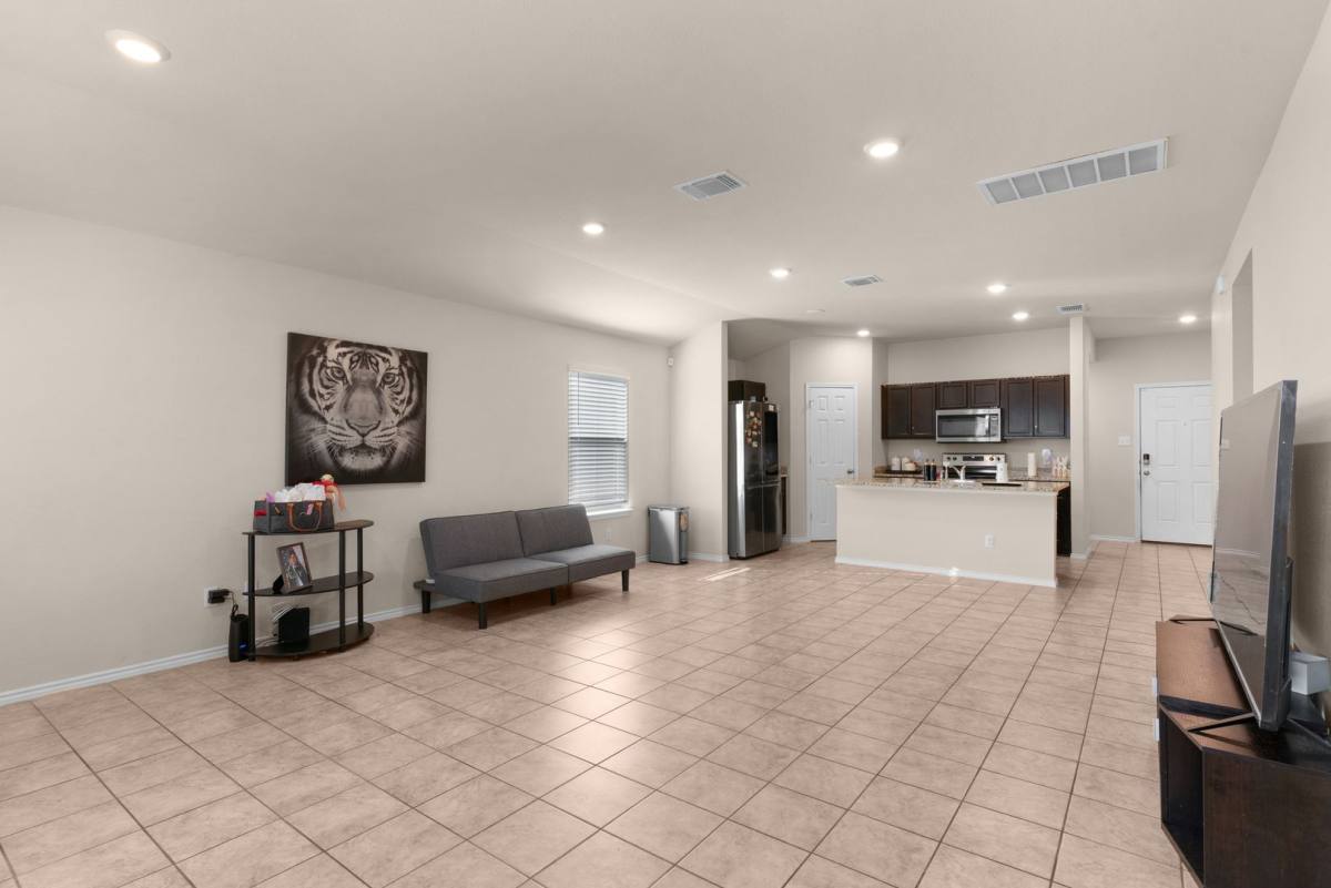 House for rent at 6008 Amelia Earhart Blvd, Killeen, TX 76543