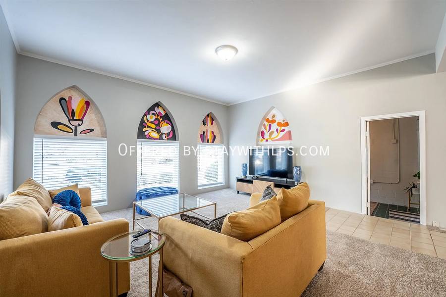 House for rent at 2035 Central Ave, Memphis, TN 38104