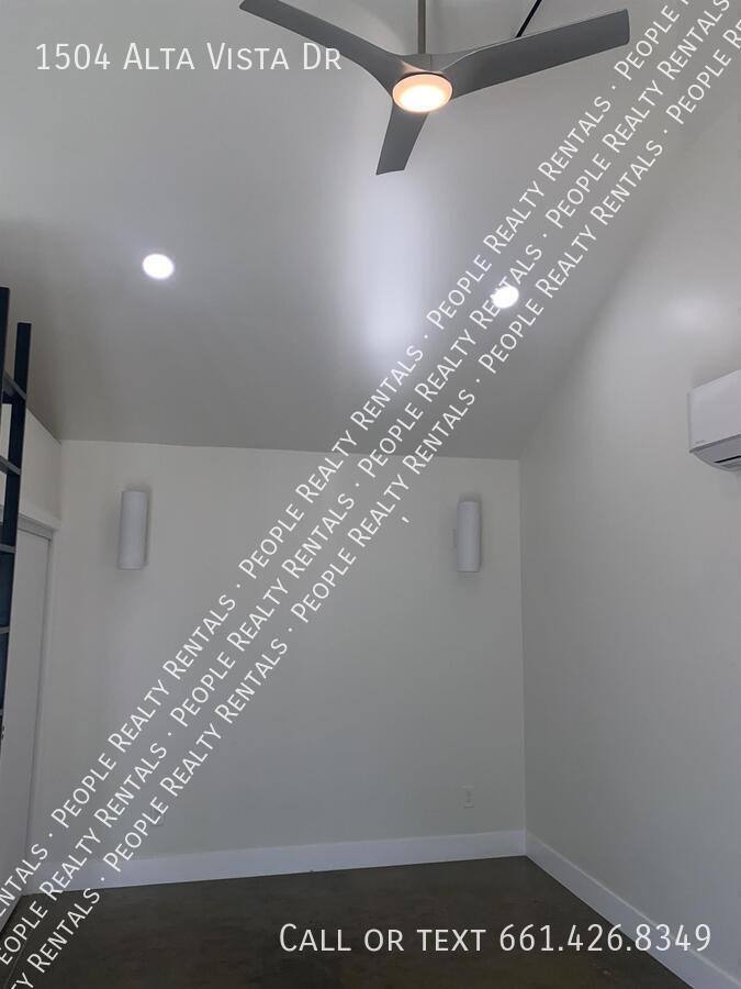 House for rent at 1504 Alta Vista Dr, Bakersfield, CA 93305
