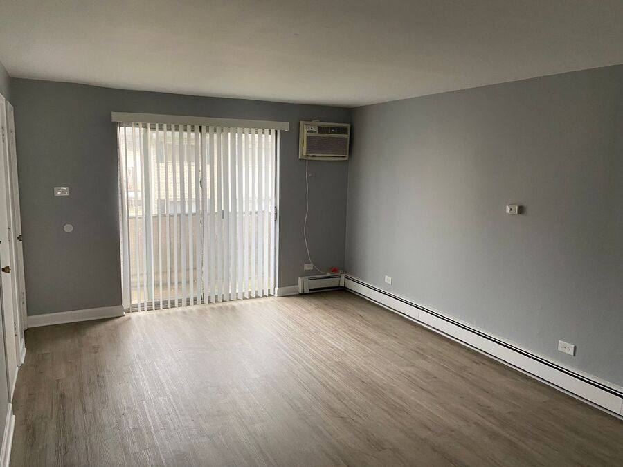 Apartment for rent at 3700 W 119th St #3C, Alsip, IL 60803