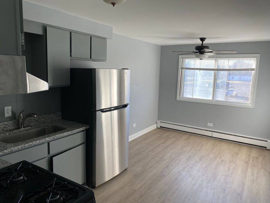 Apartment for rent at 3700 W 119th St #3C, Alsip, IL 60803