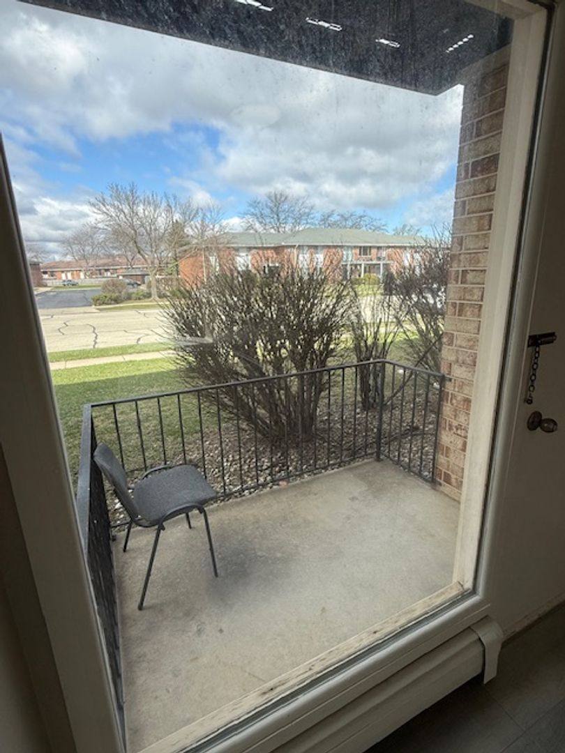 Apartment for rent at 1735 15th Ave, Kenosha, WI 53140