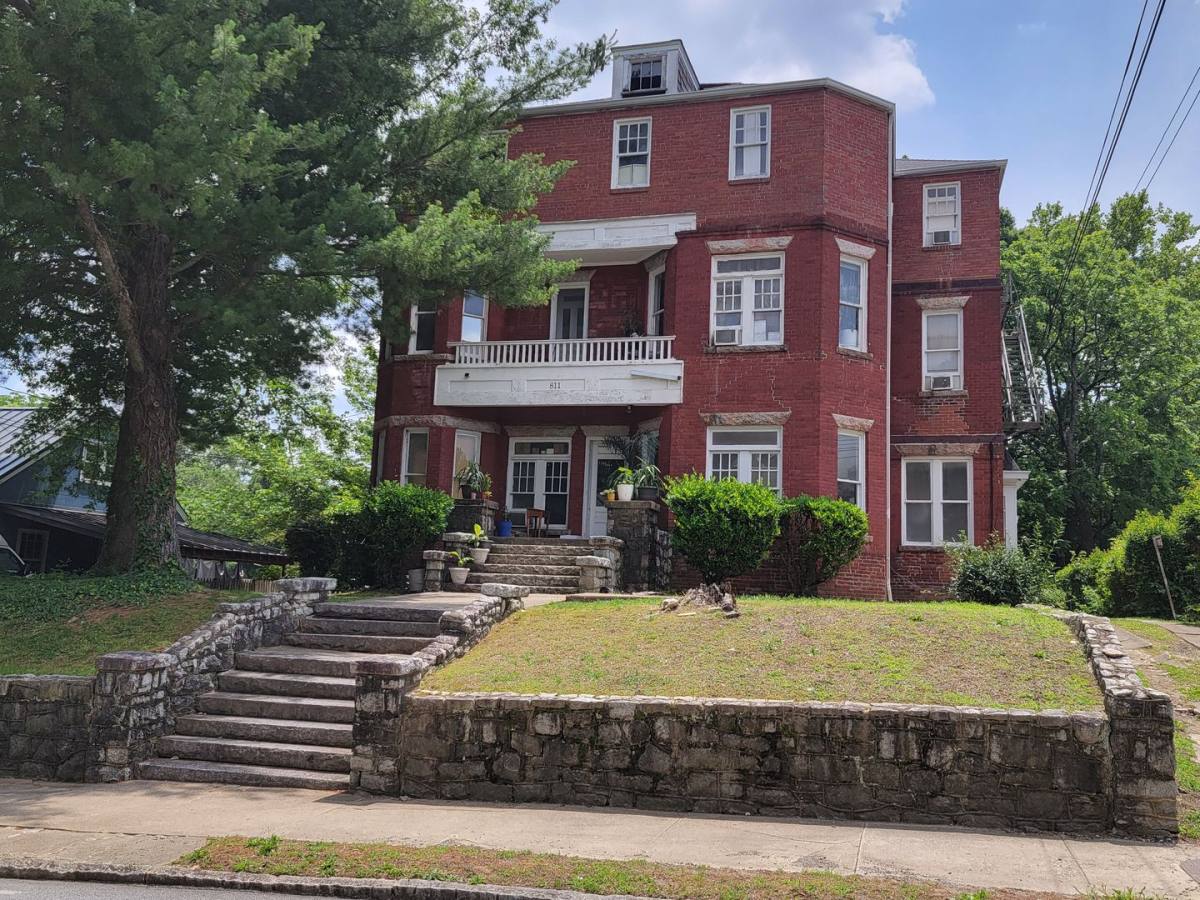 Apartment for rent at 811 Walker Ave, Greensboro, NC 27403