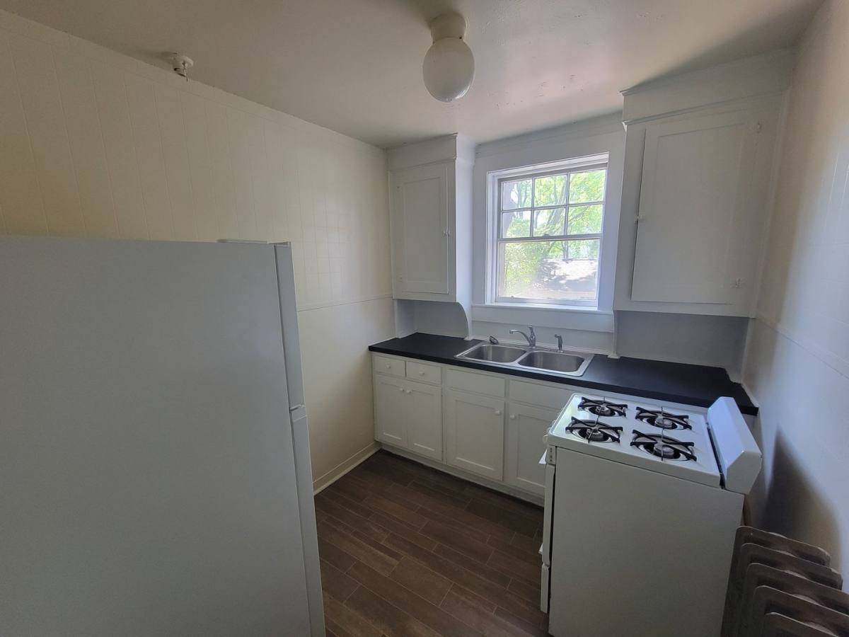 Apartment for rent at 811 Walker Ave, Greensboro, NC 27403