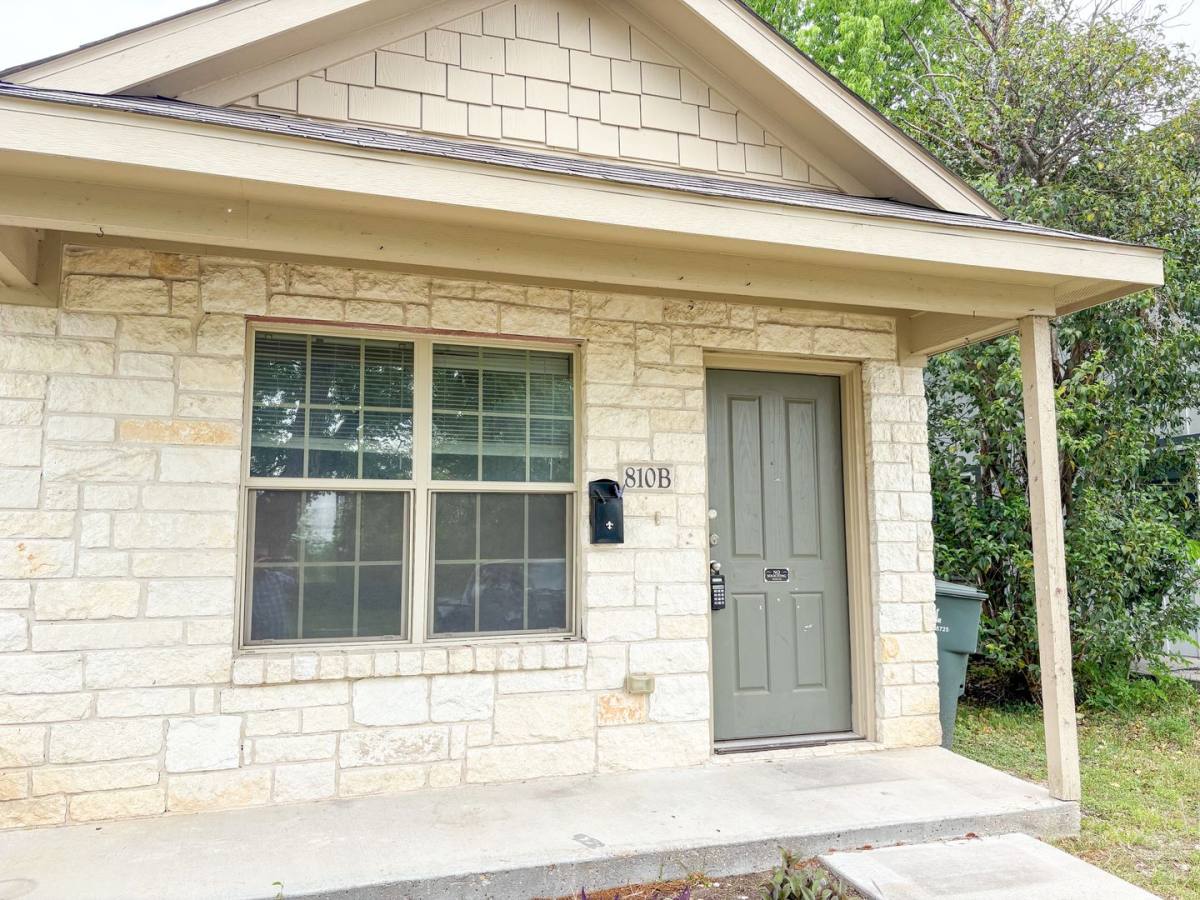 House for rent at 810 E Ave C #B, Temple, TX 76501