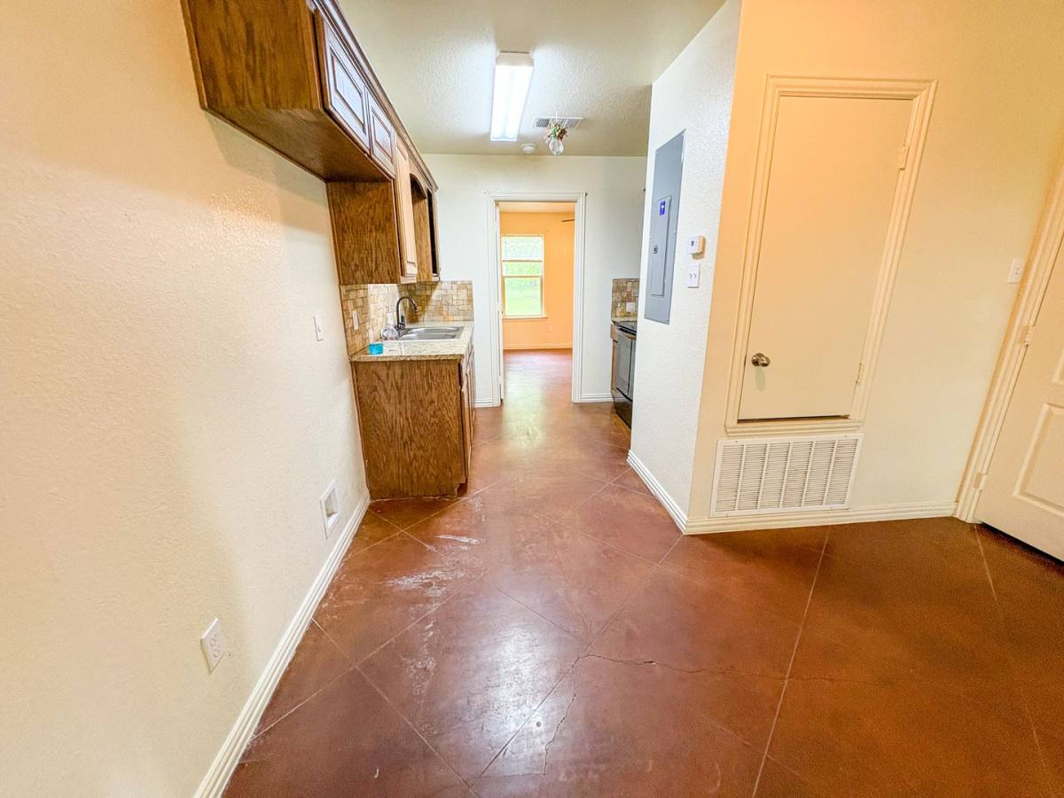 House for rent at 810 E Ave C #B, Temple, TX 76501