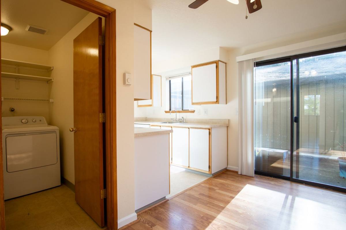 Townhouse for rent at 8363 SW Durham Rd, Portland, OR 97224