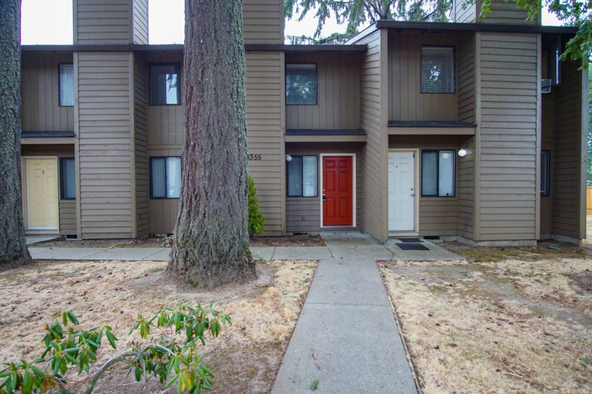 Townhouse for rent at 8363 SW Durham Rd, Portland, OR 97224