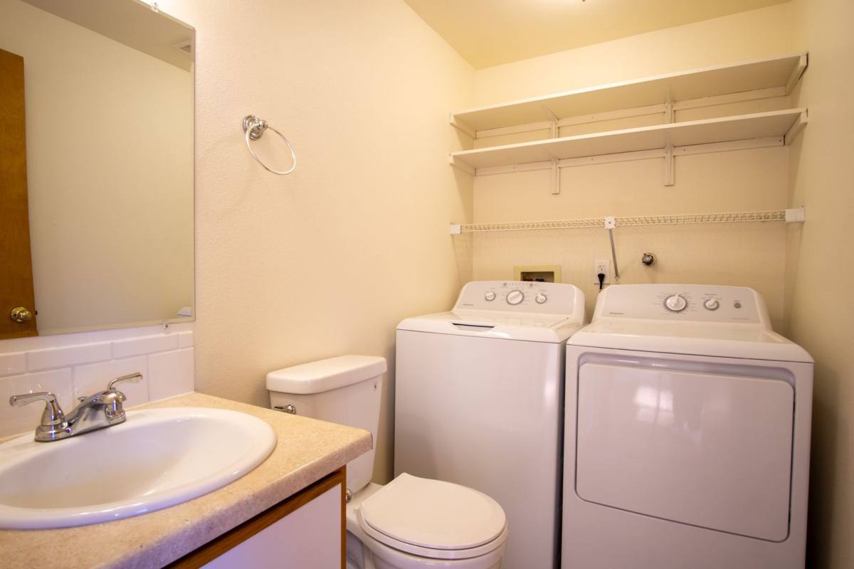 Townhouse for rent at 8363 SW Durham Rd, Portland, OR 97224
