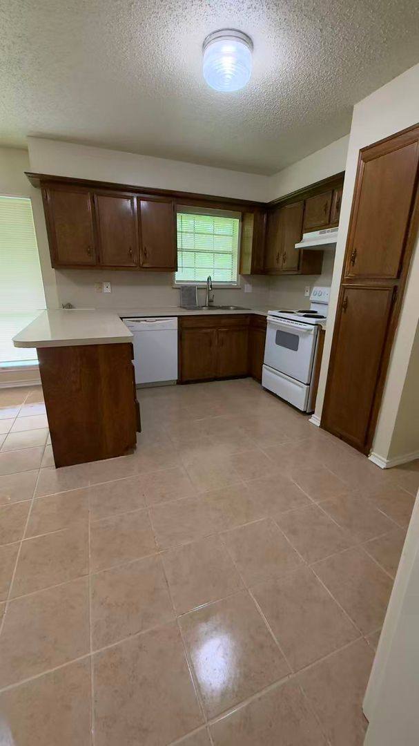 House for rent at 212 Darrin Dr, Rockwall, TX 75087