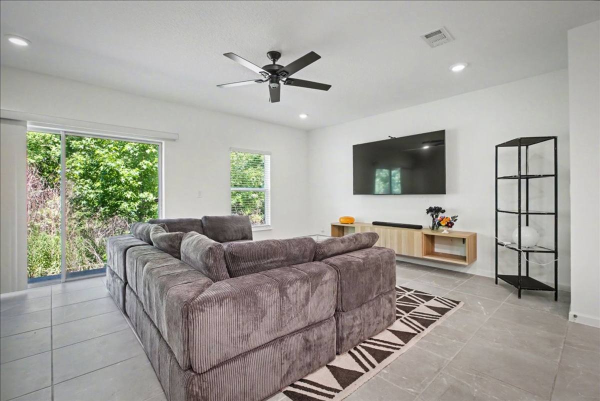 Townhouse for rent at 3231 Penny Cove Lane, Jacksonville, FL 32218