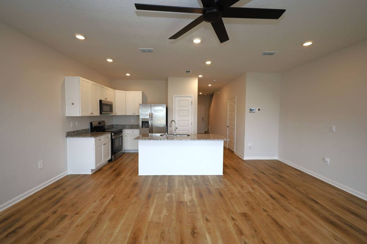 Townhouse for rent at 6042 Bemiss Towns Dr, Valdosta, GA 31605