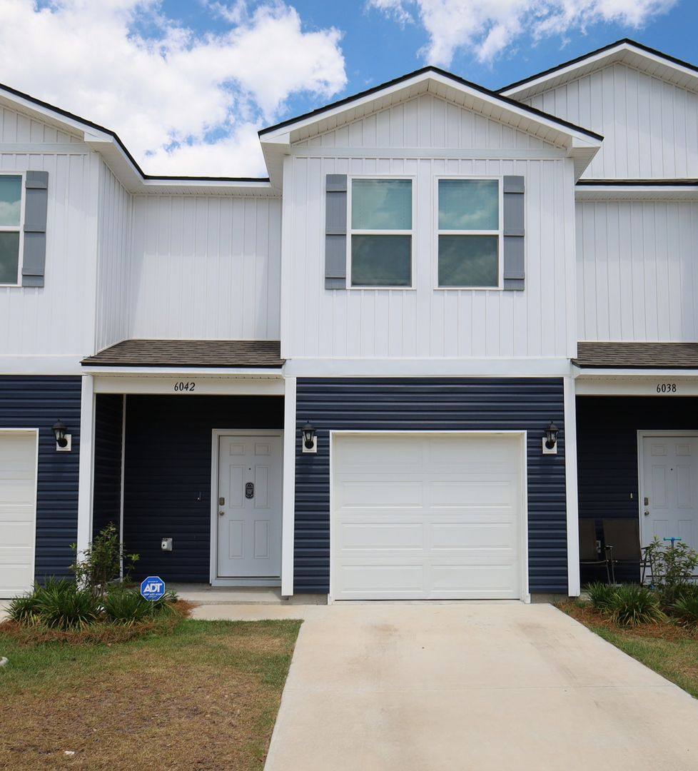 Townhouse for rent at 6042 Bemiss Towns Dr, Valdosta, GA 31605