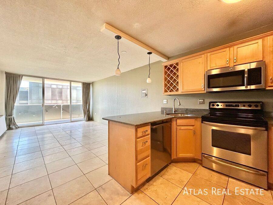 House for rent at 909 Logan St #9E, Denver, CO 80203