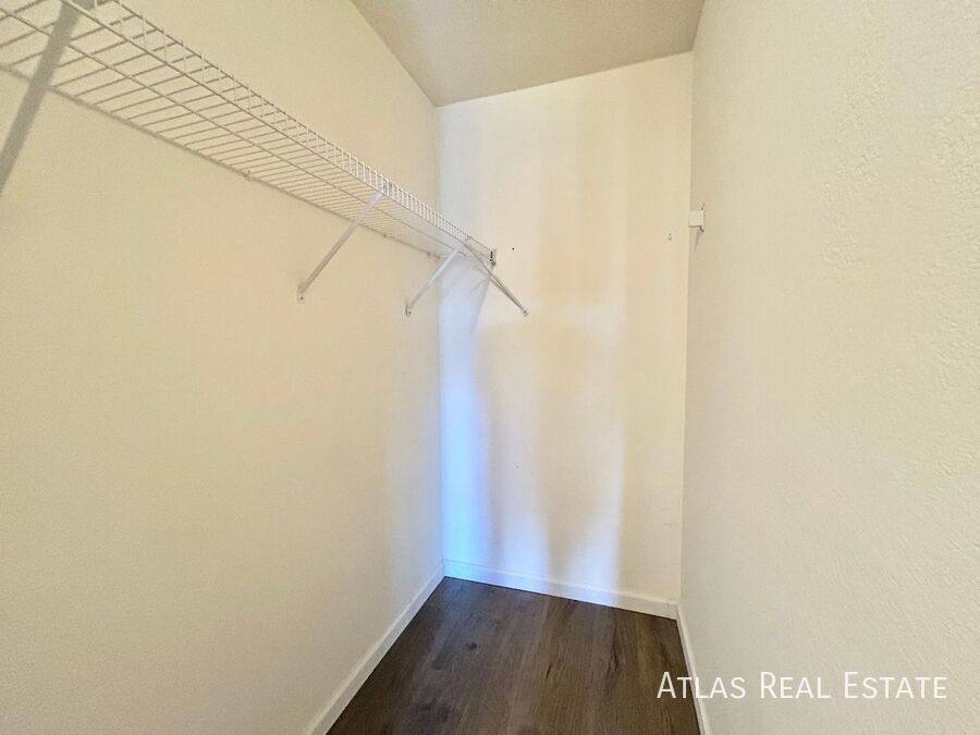 House for rent at 909 Logan St #9E, Denver, CO 80203