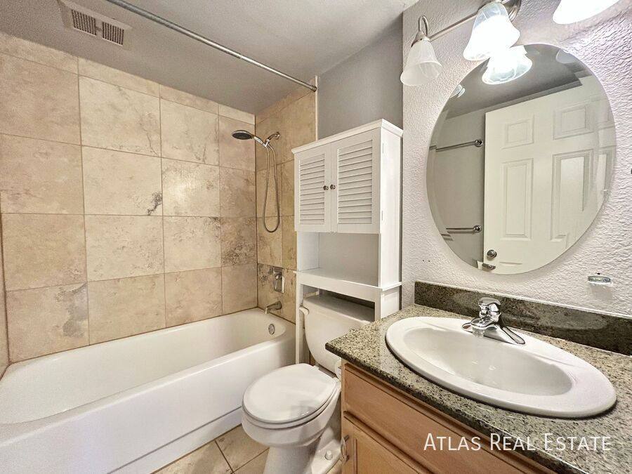 House for rent at 909 Logan St #9E, Denver, CO 80203