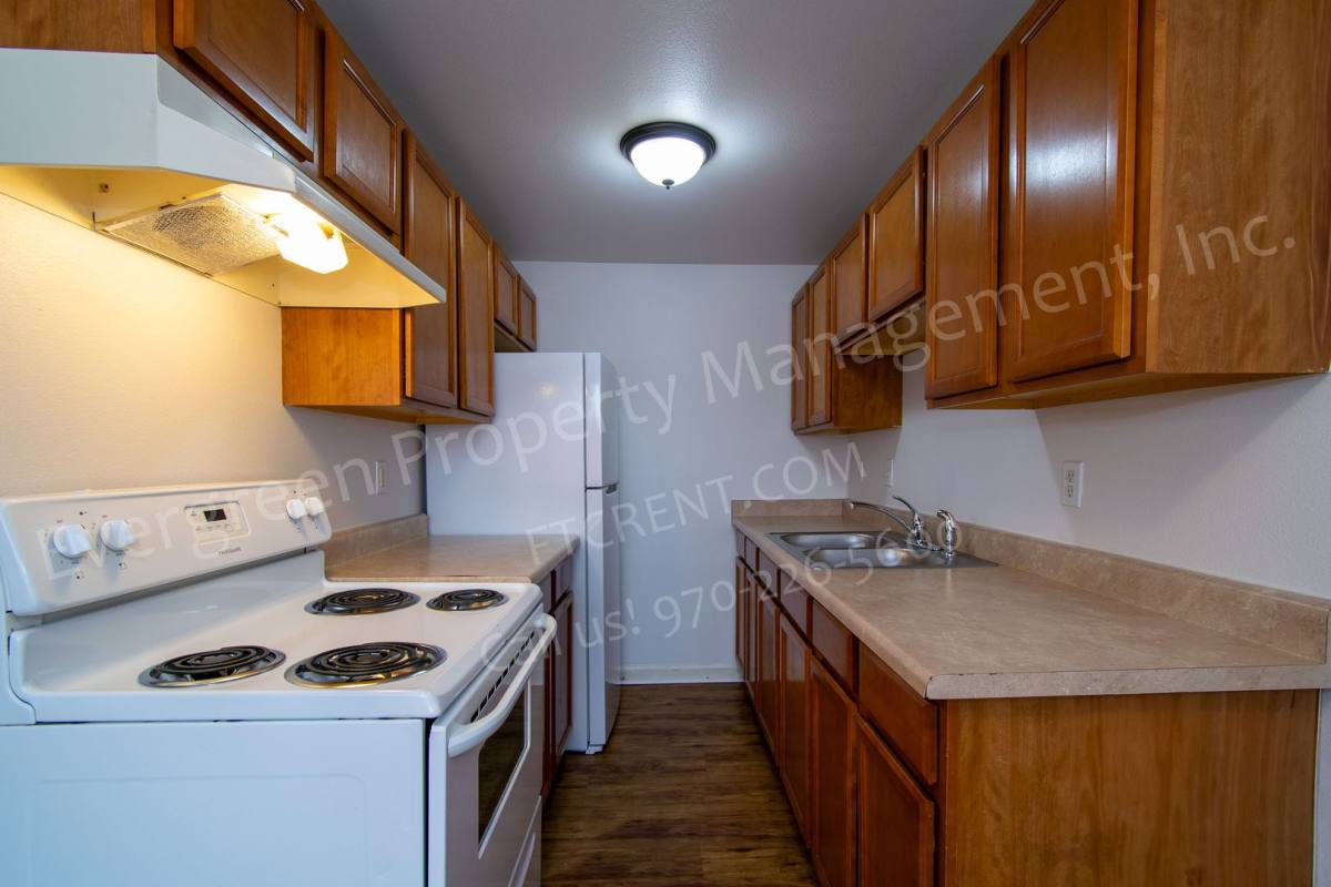 Apartment for rent at 208 S Jefferson Ave, Loveland, CO 80537