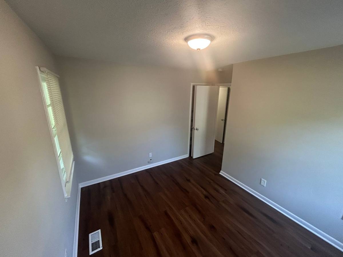 House for rent at 1904 Oglesby Dr, Huntsville, AL 35816