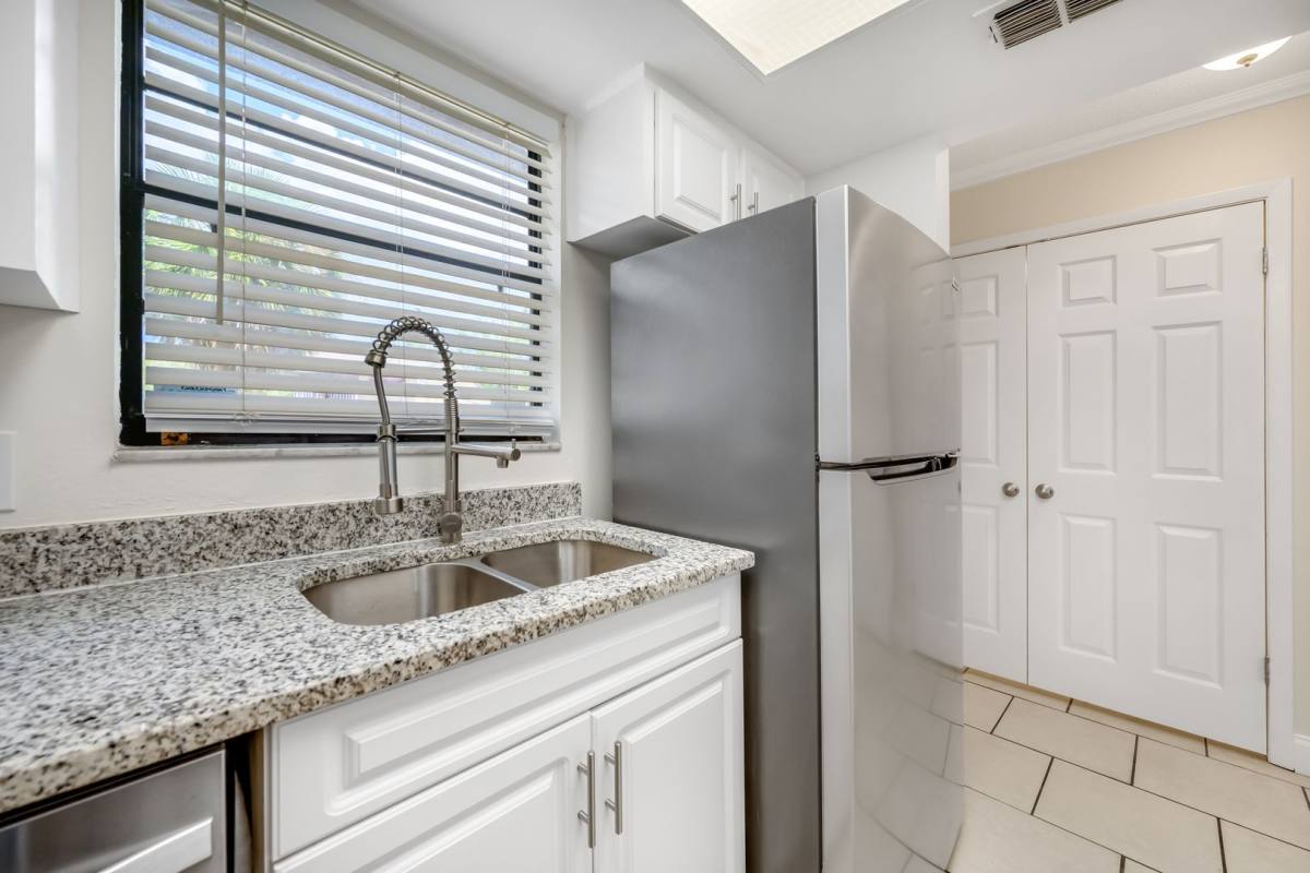 Townhouse for rent at 6119 Memorial Highway, Tampa, FL 33615
