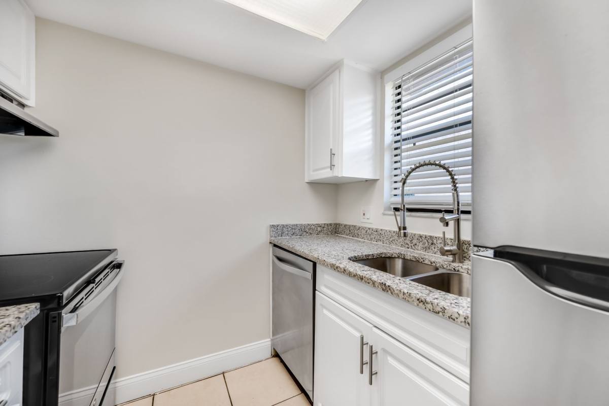 Townhouse for rent at 6119 Memorial Highway, Tampa, FL 33615