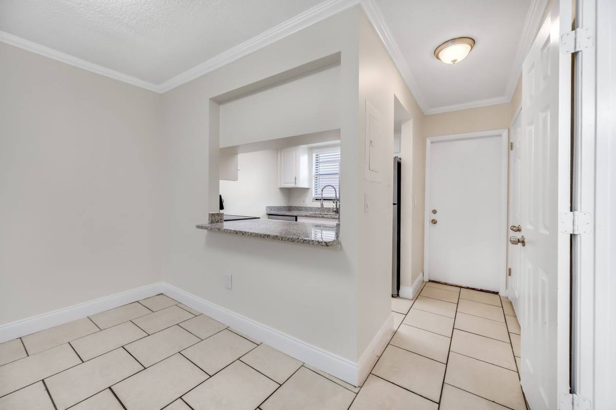 Townhouse for rent at 6119 Memorial Highway, Tampa, FL 33615