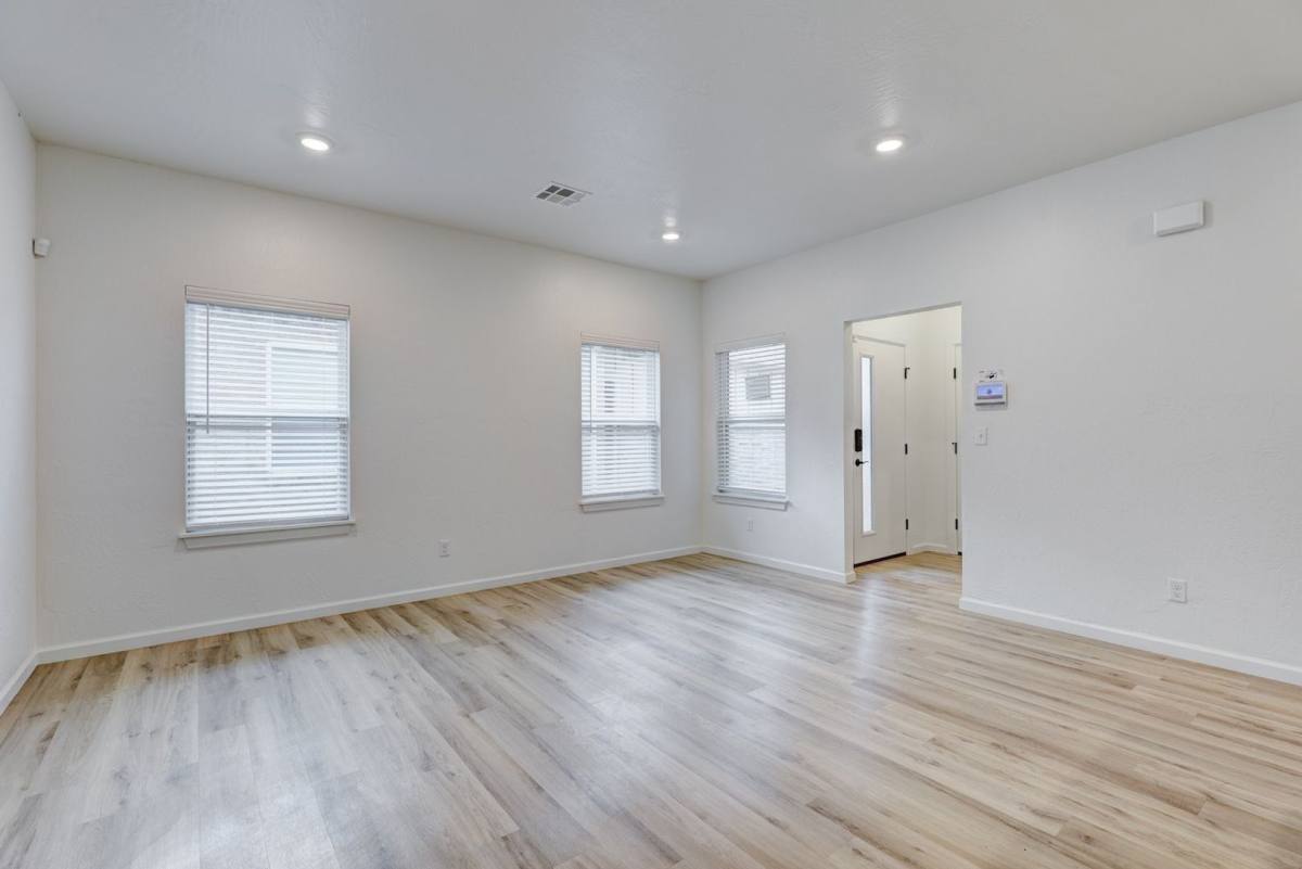 House for rent at 1129 Carpe Diem Court, Edmond, OK 73003