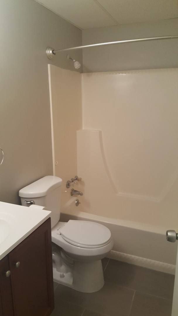 Apartment for rent at 1121 Poplar, Fenton, MI 48430