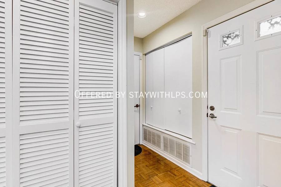 Townhouse for rent at 5013 Scheibler Rd #C1, Memphis, TN 38128