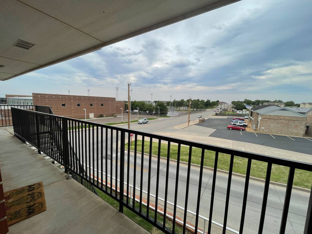 Apartment for rent at 117 W Davis, Weatherford, OK 73096
