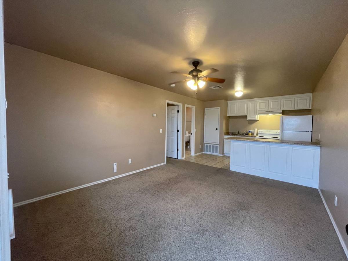 Apartment for rent at 117 W Davis, Weatherford, OK 73096