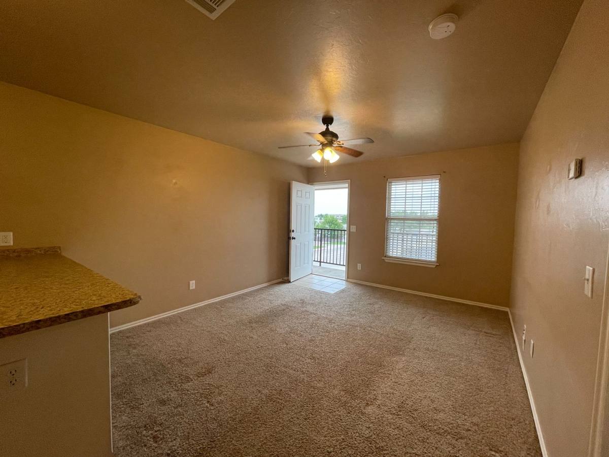 Apartment for rent at 117 W Davis, Weatherford, OK 73096