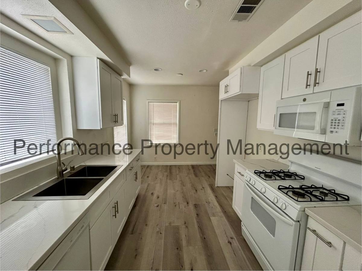 House for rent at 2520 Loma Linda Dr, Bakersfield, CA 93305