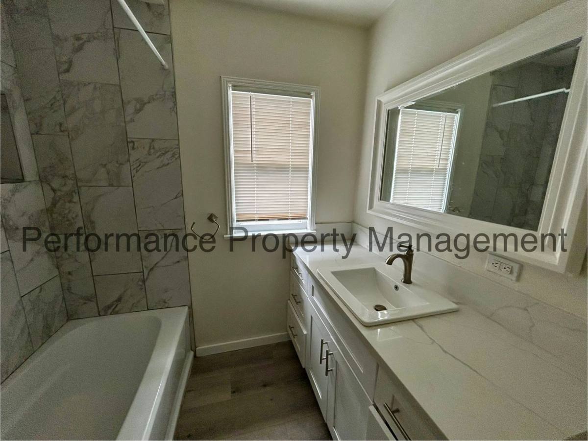 House for rent at 2520 Loma Linda Dr, Bakersfield, CA 93305