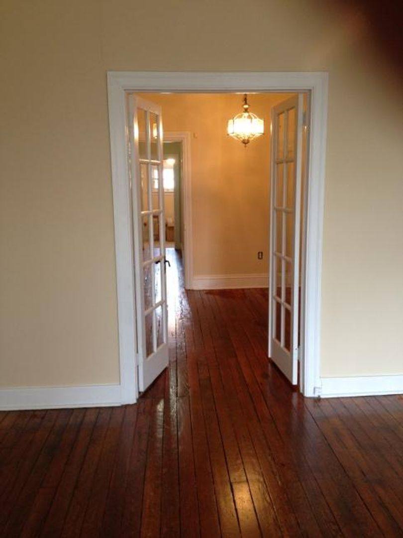 Apartment for rent at 142 S Hanover St #1, Carlisle, PA 17013