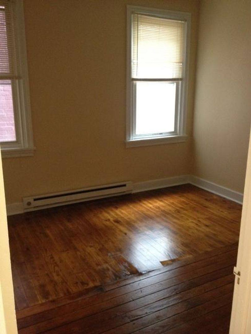 Apartment for rent at 142 S Hanover St #1, Carlisle, PA 17013