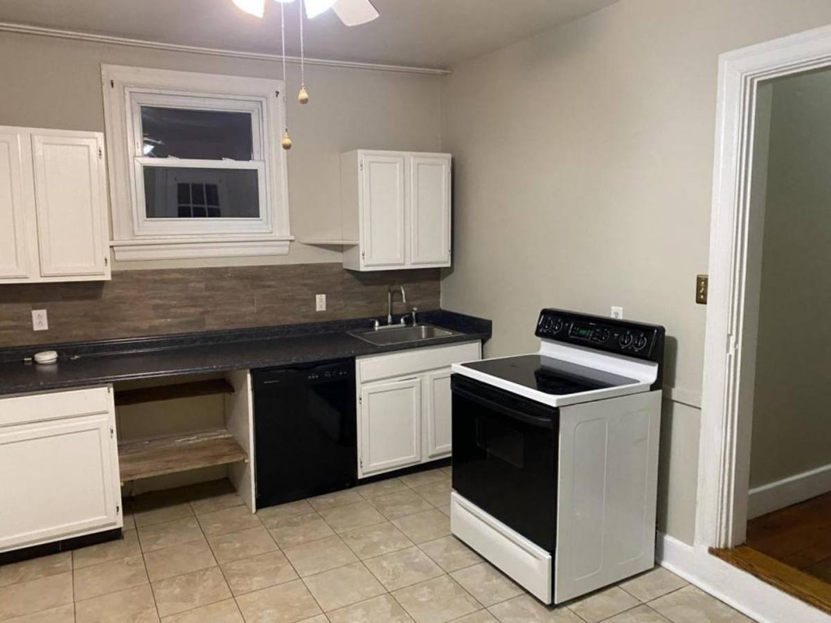 Apartment for rent at 142 S Hanover St #1, Carlisle, PA 17013