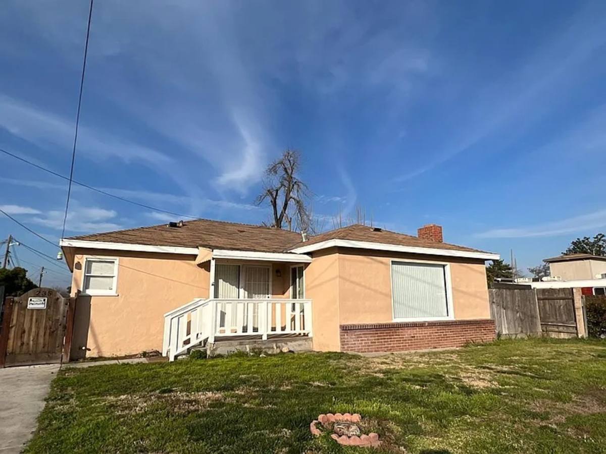 Apartment for rent at 235 E Coolidge Ave, Modesto, CA 95350