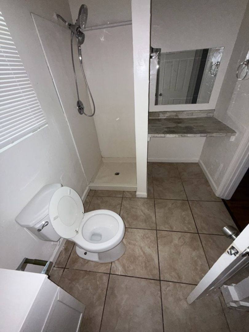 Apartment for rent at 235 E Coolidge Ave, Modesto, CA 95350