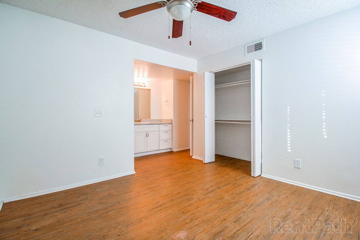 Apartment for rent at 1510 N 48th St, Phoenix, AZ 85008