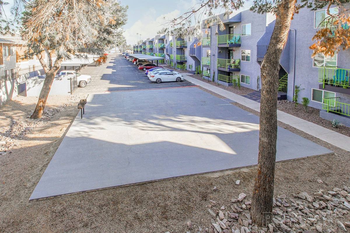 Apartment for rent at 1510 N 48th St, Phoenix, AZ 85008