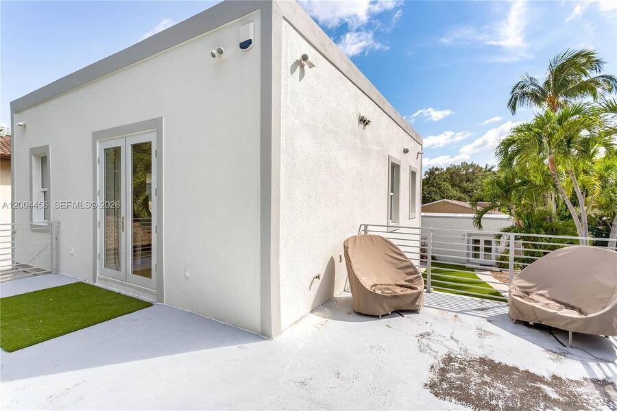 House for rent at 152 SW 20th Rd, Miami, FL 33129