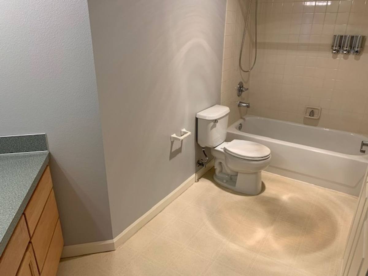 Apartment for rent at 528 3rd Ave W, Seattle, WA 98119