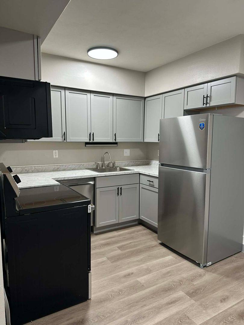 Apartment for rent at 1157 Ravenwood Rd, Waterloo, IA 50702