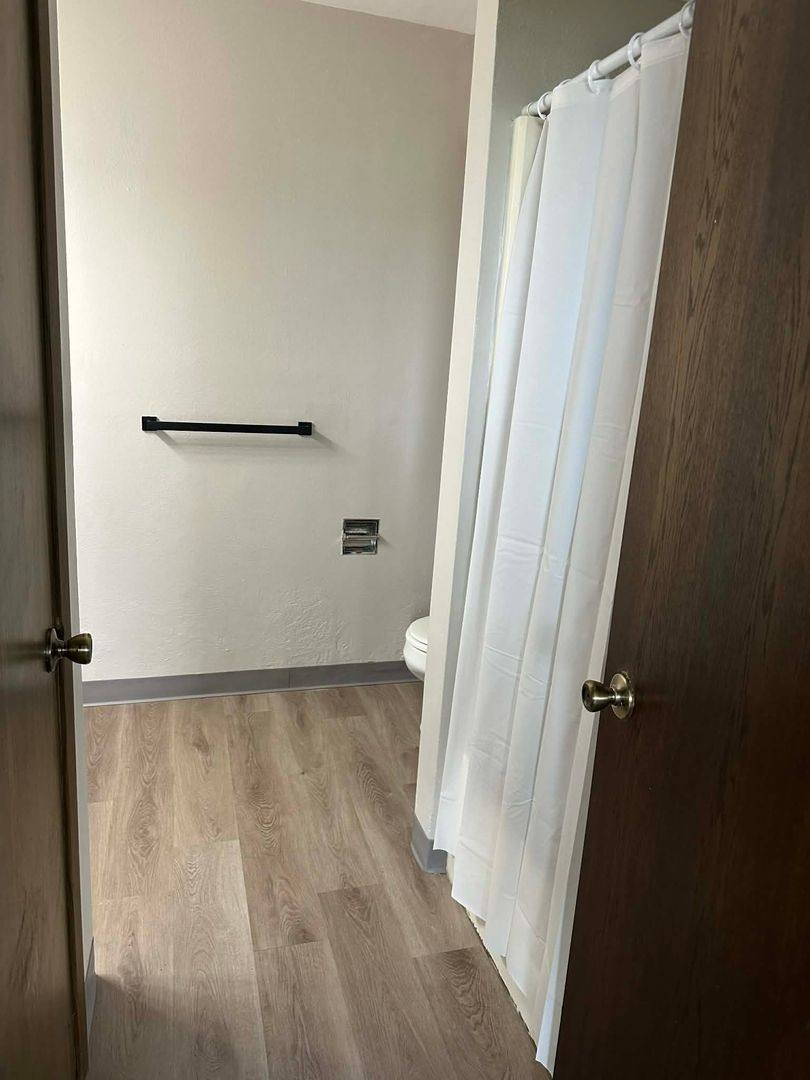Apartment for rent at 1157 Ravenwood Rd, Waterloo, IA 50702