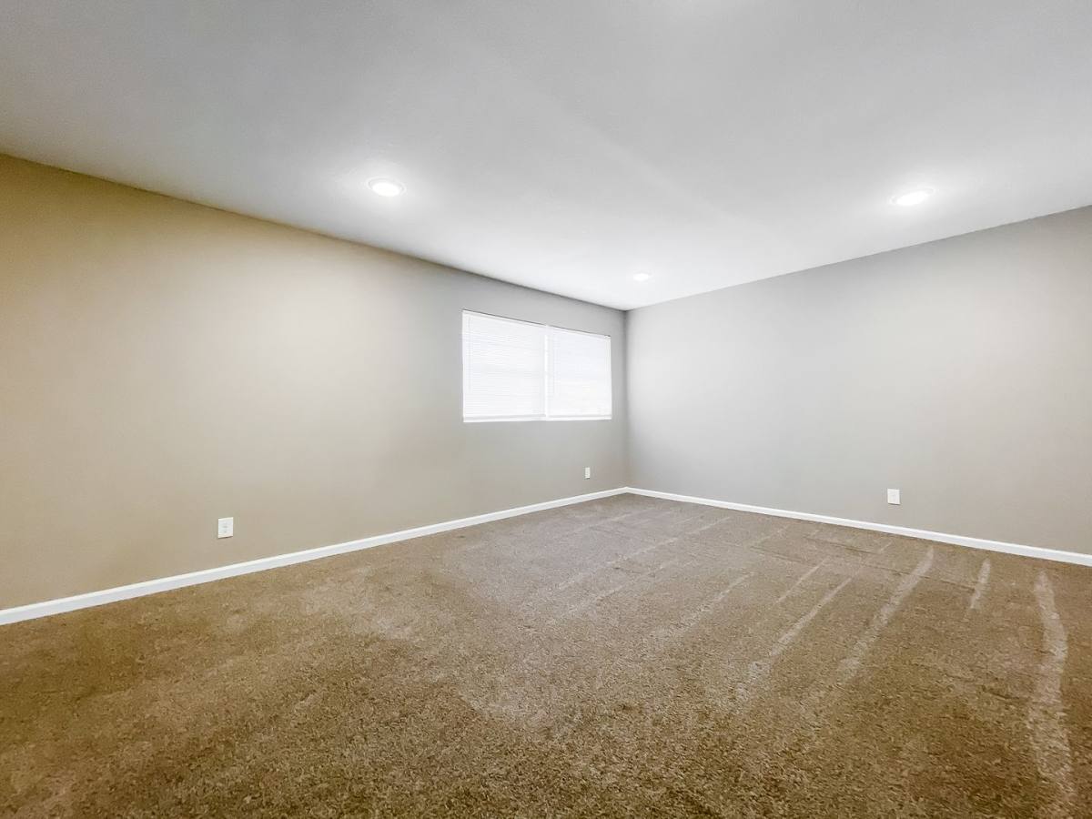 Apartment for rent at 116 E 10th Ave, Hutchinson, KS 67501