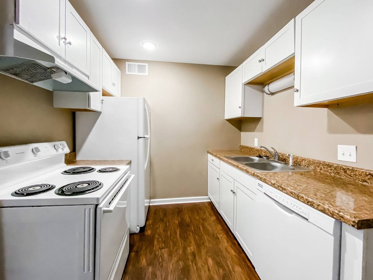 Apartment for rent at 116 E 10th Ave, Hutchinson, KS 67501
